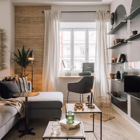 Oujda - 2 Bedrooms In Avenidas Novas ליסבון